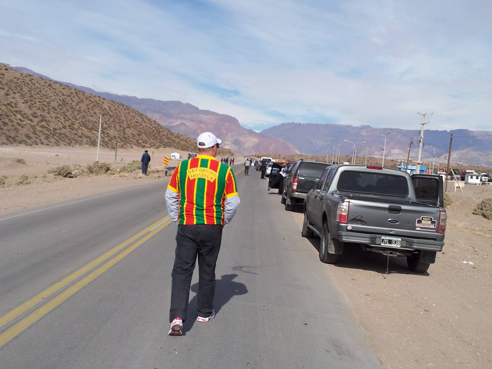 O atleta Rafael M. de Costa possibilitou que o Furão Tricolor marcasse presença em Los Caracoles Cordilheira dos Andes e ainda de quebra encontrou nosso mascote ao vivo.